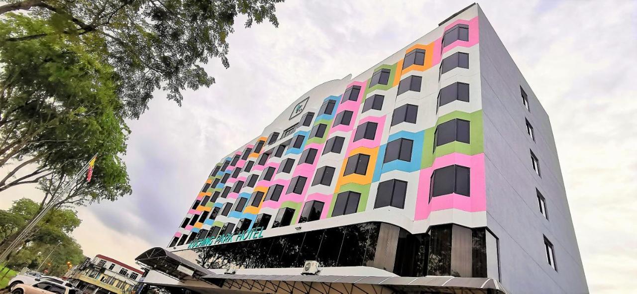 Kuching Park Hotel Extérieur photo